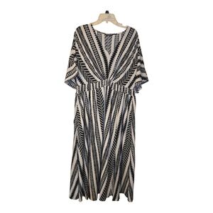 BloomChic Solid Geo Dolman Sleeve Split Hem Dress Size 18/20 Boho Western Travel